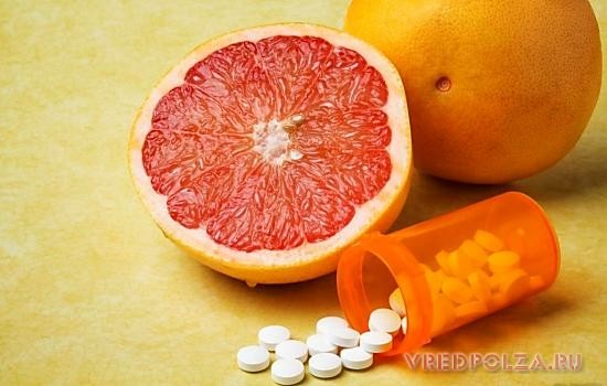 Сок из грейпфрута категорически противопоказано комбинировать с лекарственными препаратами