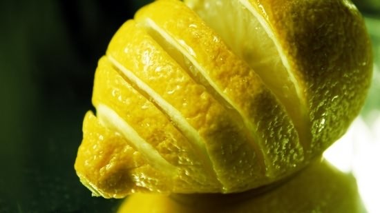 Чем полезен и кому вреден лимон