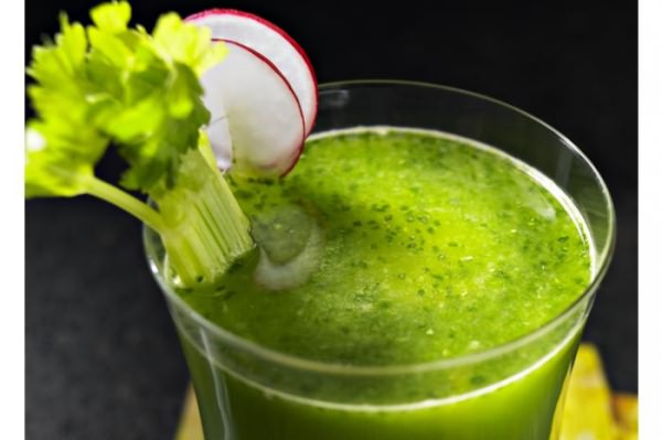 овощной зеленый коктейль