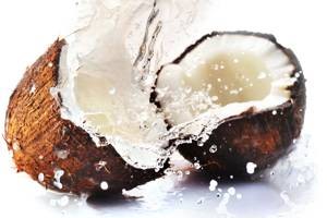 Сколько в кокосе калорий, витаминов и чем он полезен