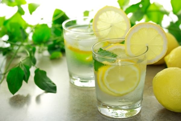 Лимон: польза и вред для здоровья женщин 