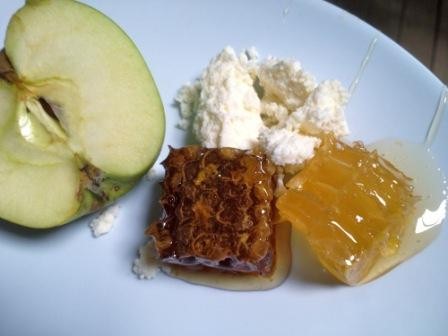как едят мед в сотах