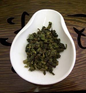 Польза и возможный вред чая молочный улун (оолонг) и его соотношение с черным и зеленым чаем