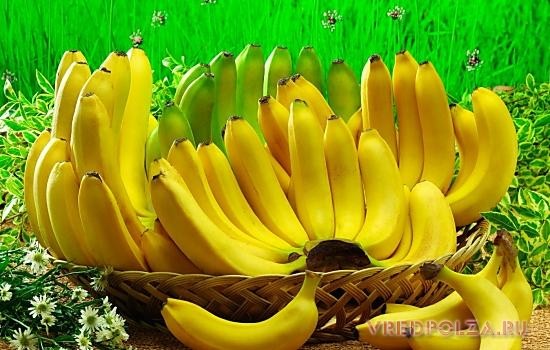 Не рекомендуется употреблять бананы при сахарном диабете, повышенной коагуляции крови
