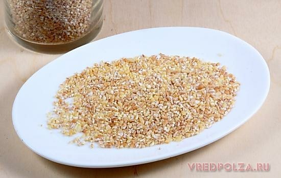 Блюда из пшеничной крупы помогают надолго сохранить чувство сытости, а также рекомендуются людям, подверженным умственным и физическим нагрузкам